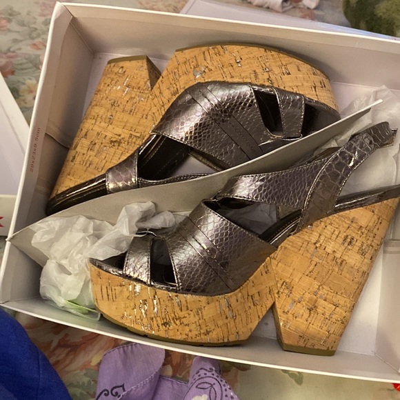 BCBGeneration wedge sandals - Picture 4 of 16